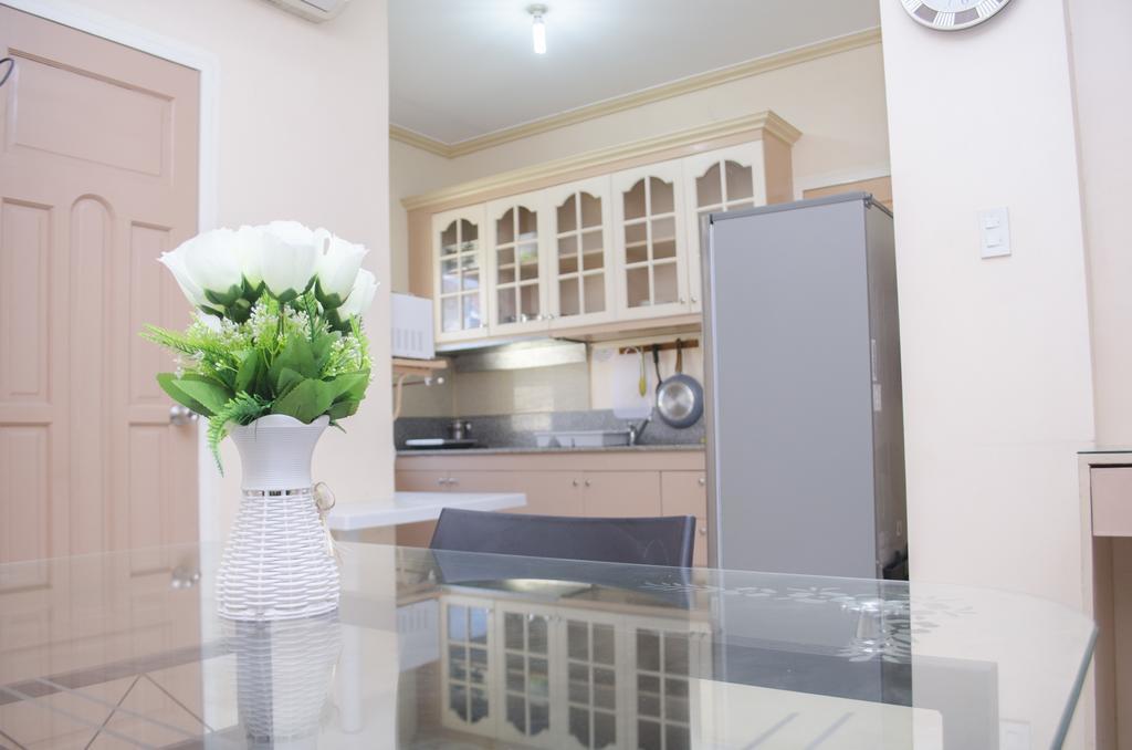 Julz Tropical Apartments Olongapo Εξωτερικό φωτογραφία