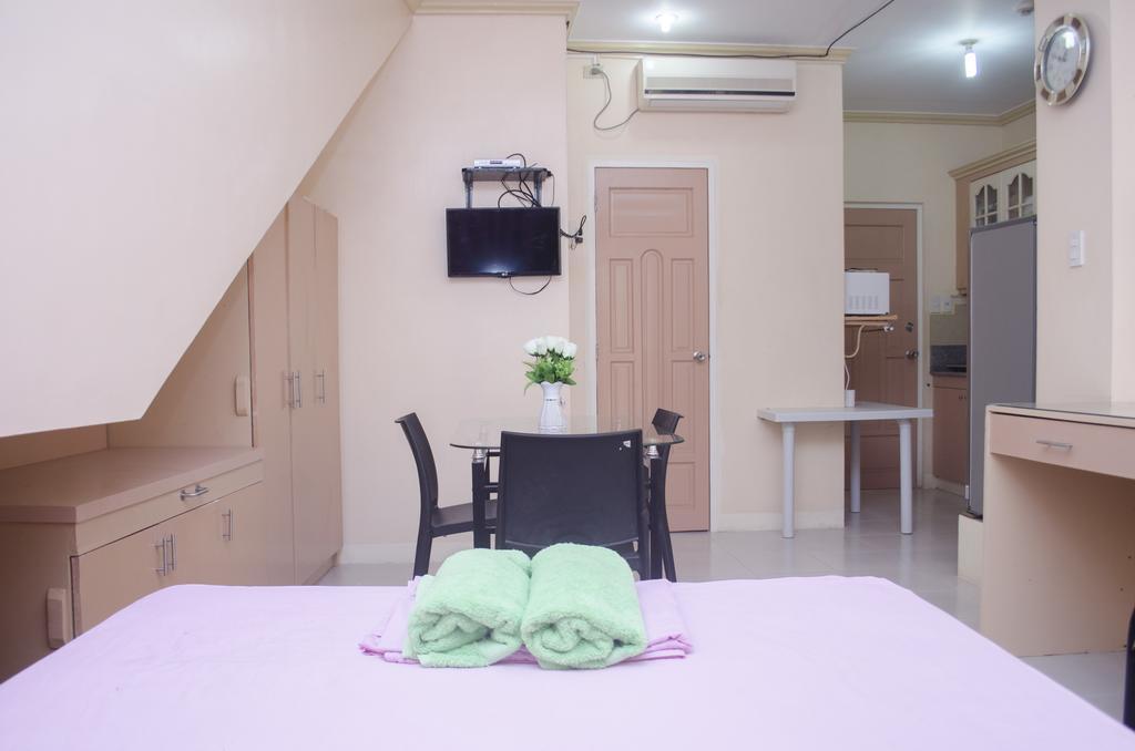 Julz Tropical Apartments Olongapo Εξωτερικό φωτογραφία