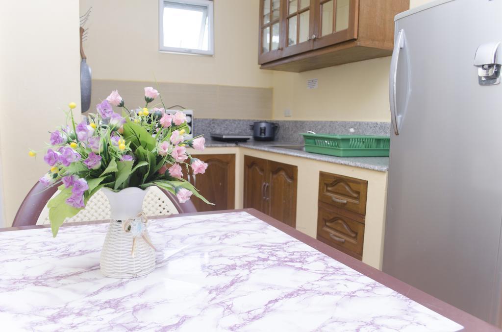 Julz Tropical Apartments Olongapo Εξωτερικό φωτογραφία