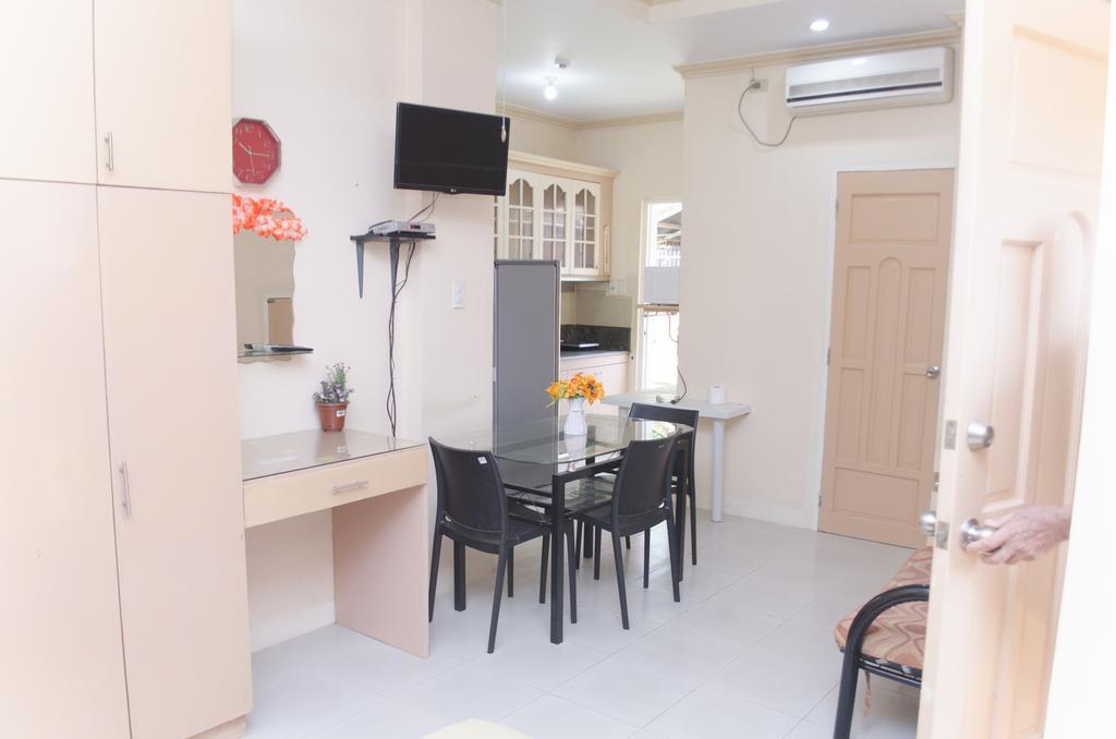 Julz Tropical Apartments Olongapo Εξωτερικό φωτογραφία
