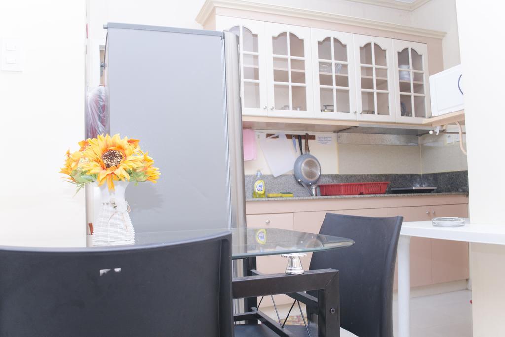 Julz Tropical Apartments Olongapo Εξωτερικό φωτογραφία